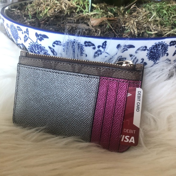 Coach - Picture 2 of 7